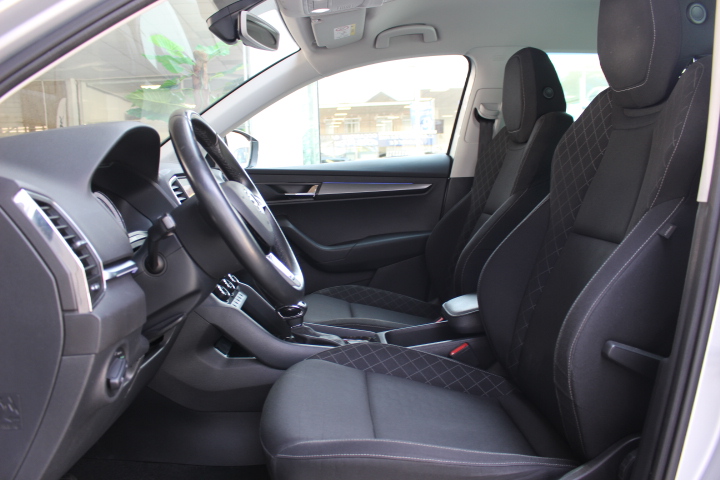 SKODA-KAROQ-1.0 TSI DSG AMBITION