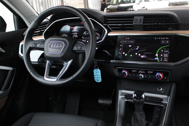 AUDI-Q3-35 TFSI S-TRONIC