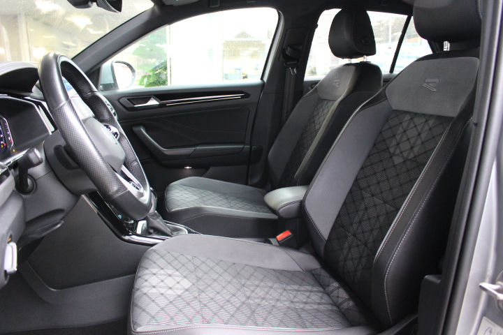 VOLKSWAGEN-T-ROC-1.5 TSI R-LINE DSG