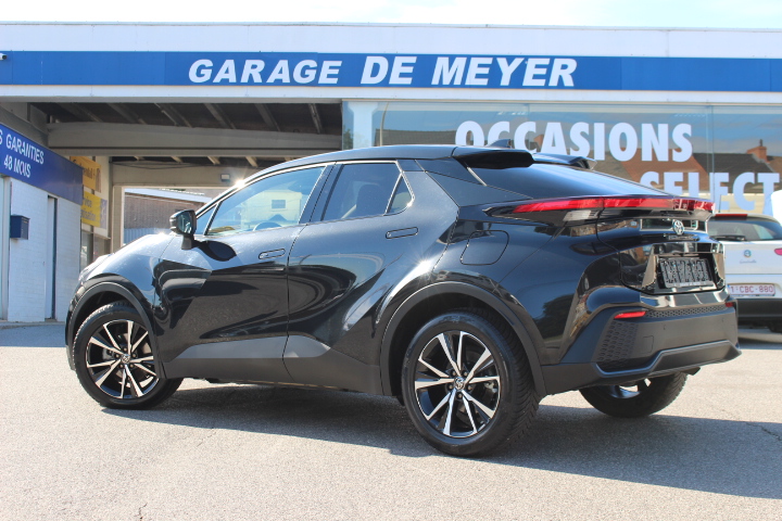 TOYOTA-C-HR-1.8 HYBRIDE DYNAMIC PLUS
