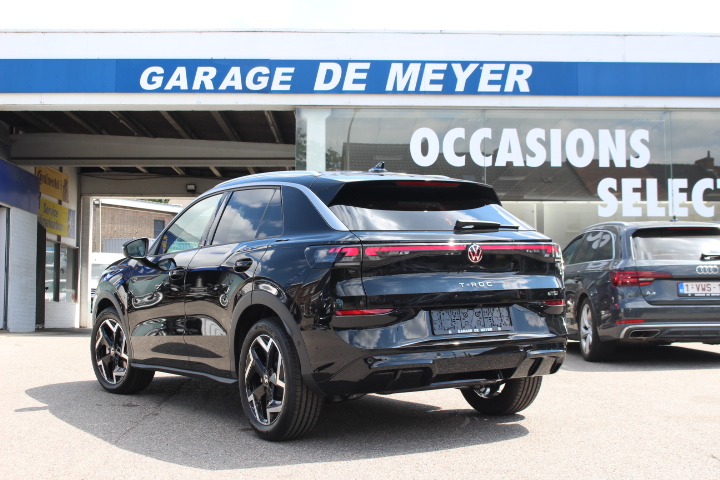 VOLKSWAGEN-T-ROC-1.5 TSI R-LINE DSG