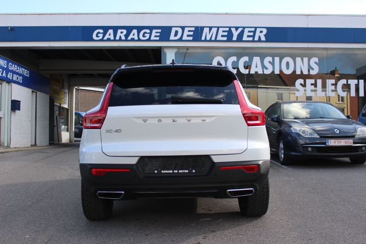VOLVO-XC40 R-DESIGN-1.5 T3 GEARTRONIC