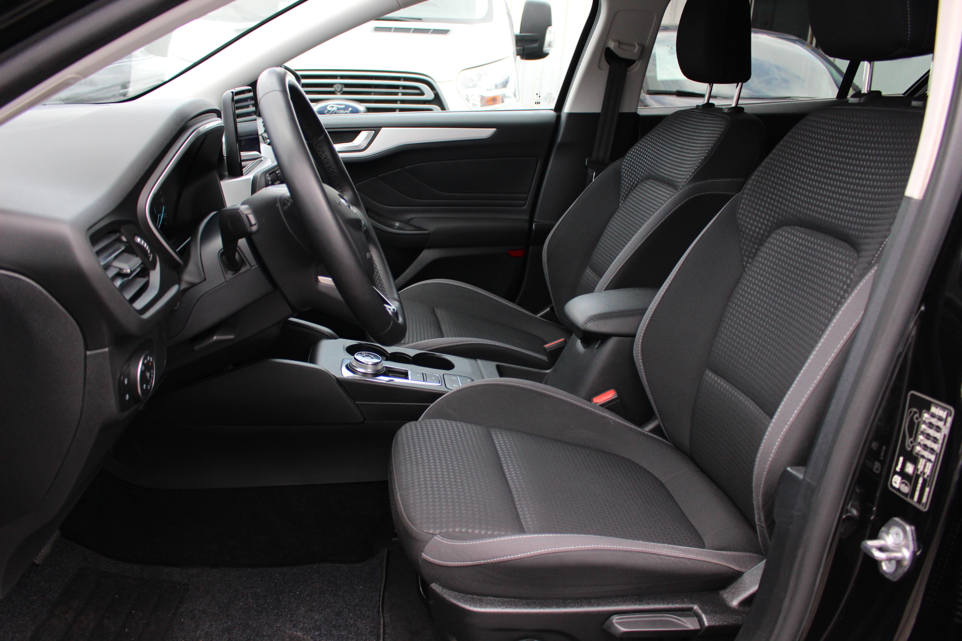 FORD-FOCUS-1.5 D AUT.