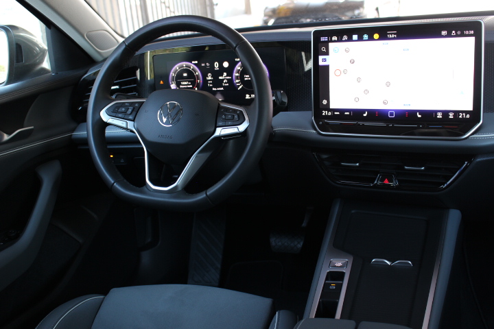 VOLKSWAGEN-PASSAT VARIANT-1.5 ETSI BUSINESS