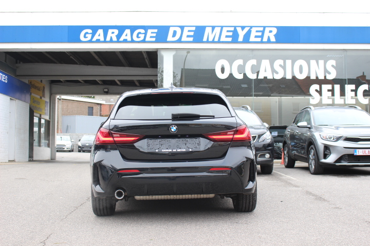 BMW-118 i-M SPORT