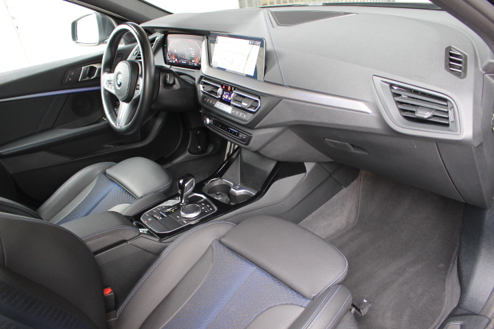 BMW-118 i-M SPORT