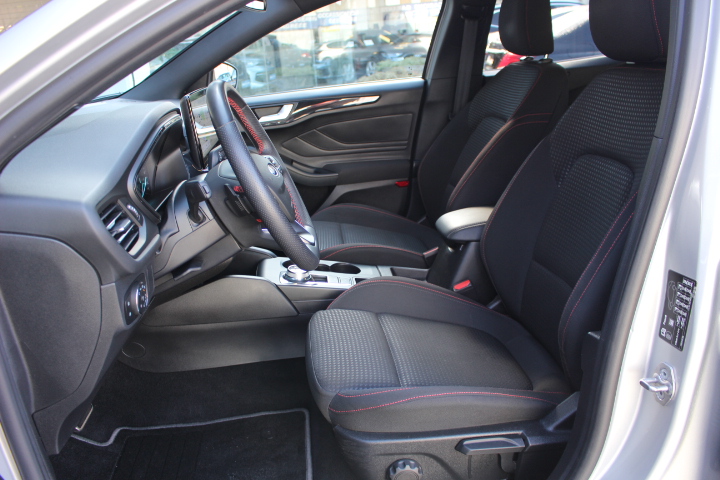 FORD-FOCUS-1.5 D ST-LINE