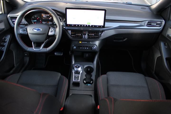 FORD-FOCUS-1.5 D ST-LINE