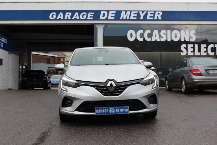RENAULT-CLIO-1.6 E-TECH HYBRID AUT