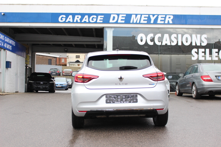 RENAULT-CLIO-1.6 E-TECH HYBRID AUT