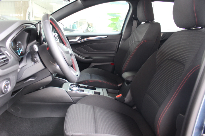 FORD-FOCUS-1.5 D ST-LINE