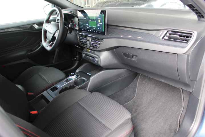 FORD-FOCUS-1.5 D ST-LINE