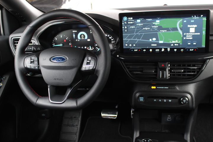 FORD-FOCUS-1.5 D ST-LINE