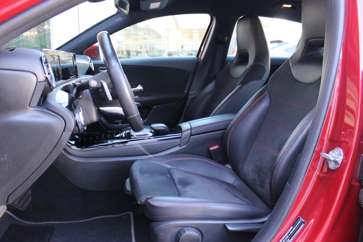 MERCEDES-BENZ-A 180-AMG LINE