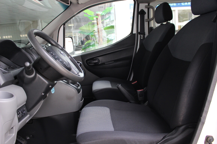 NISSAN-NV200-1.5 D 7 PLACES