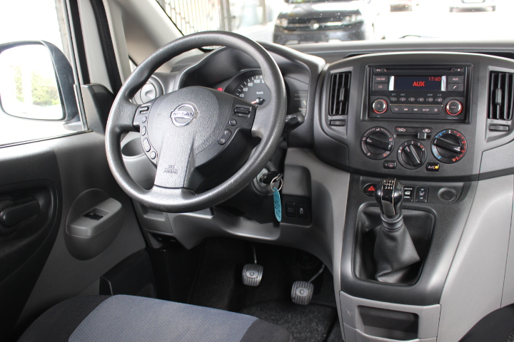 NISSAN-NV200-1.5 D 7 PLACES