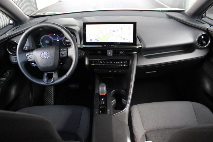 TOYOTA-C-HR-1.8 HYBRIDE DYNAMIC PLUS