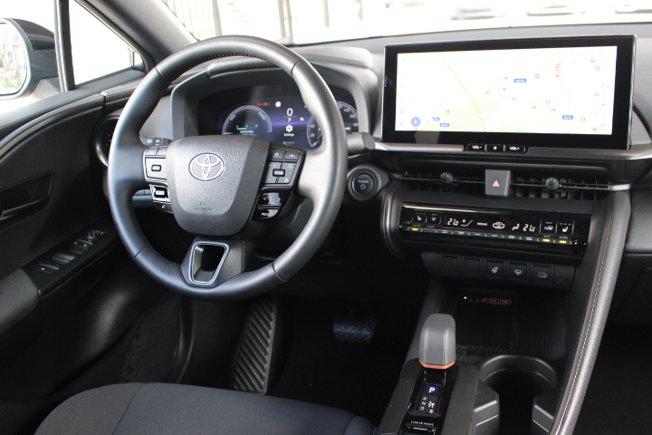TOYOTA-C-HR-1.8 HYBRIDE DYNAMIC PLUS