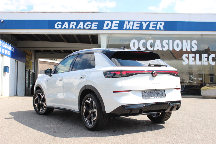 VOLKSWAGEN-T-ROC-1.5 TSI R-LINE DSG