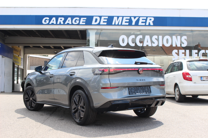 VOLKSWAGEN-T-ROC-1.5 TSI R-LINE BLACK PACK