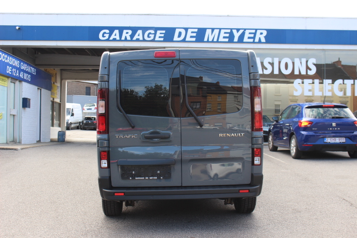 RENAULT-TRAFIC-2.0 D L2H1 9 PL