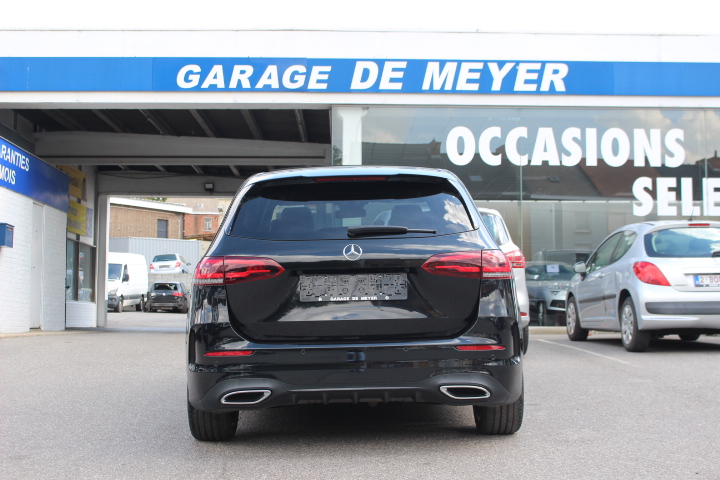 MERCEDES-BENZ-B 180-AMG LINE